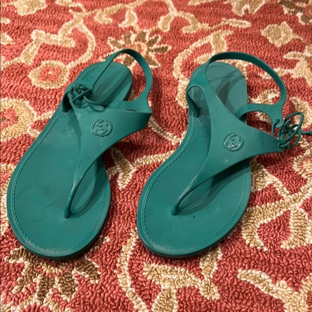 Gucci Green rubber Sandals T-Strap Design